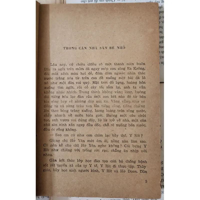 Tập truyện MẶT TRỜI XANH LÁ CÂY (Lê Thâu) 707609