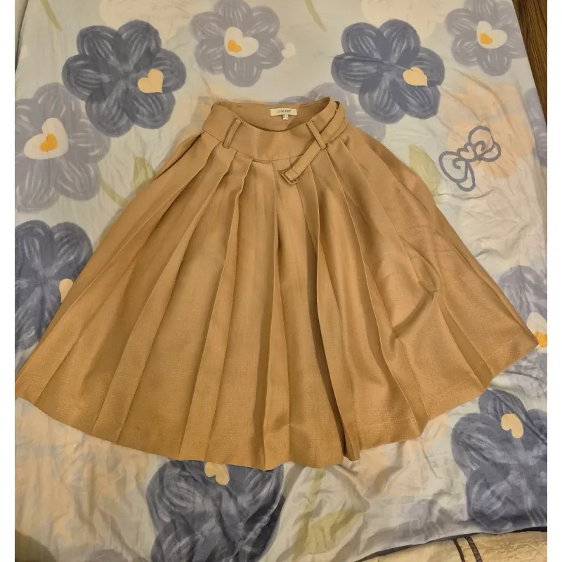 Váy nữ dáng xòe xếp ly màu be kích thước S 931088