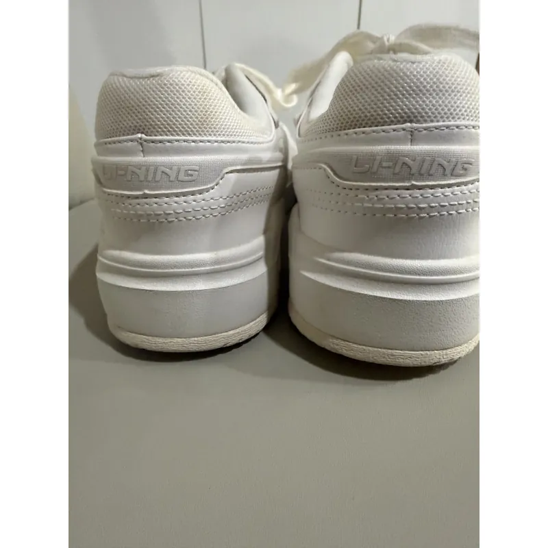 Giày Lining màu trắng size 37 975000