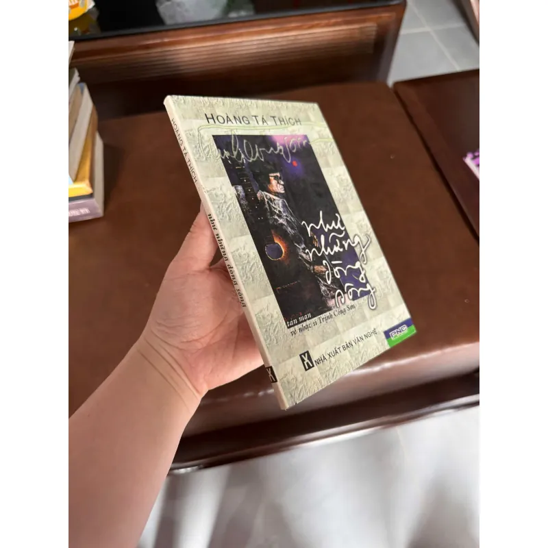NHƯ NHỮNG DÒNG SÔNG (TẢN MẠN VỀ TRỊNH CÔNG SƠN) - K5 1031222