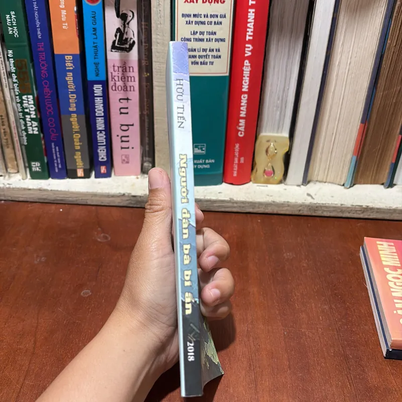 II Tiểu Thuyết: Người Đàn Bà Bí Ẩn - Hữu Tiến - 2018 785699