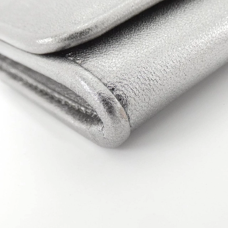 Ví cầm tay Miu Miu 5MR030 623070