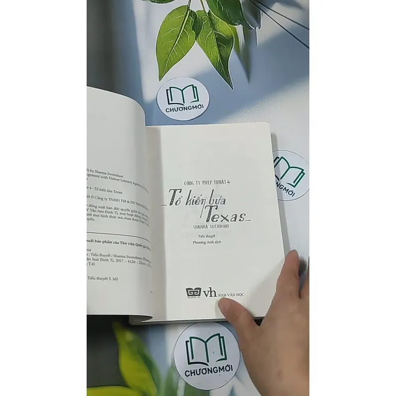 Tổ kiến lửa Texas - Shanna Swendson 688697