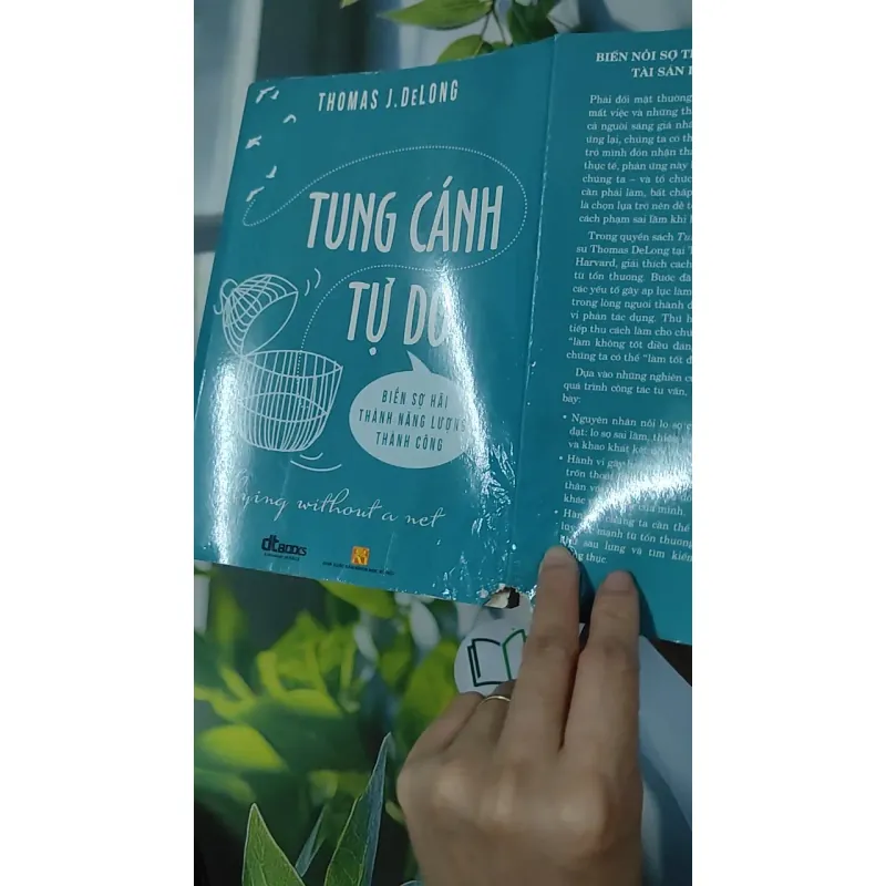 Tung Cánh Tự Do - Thomas J. DeLong 961182