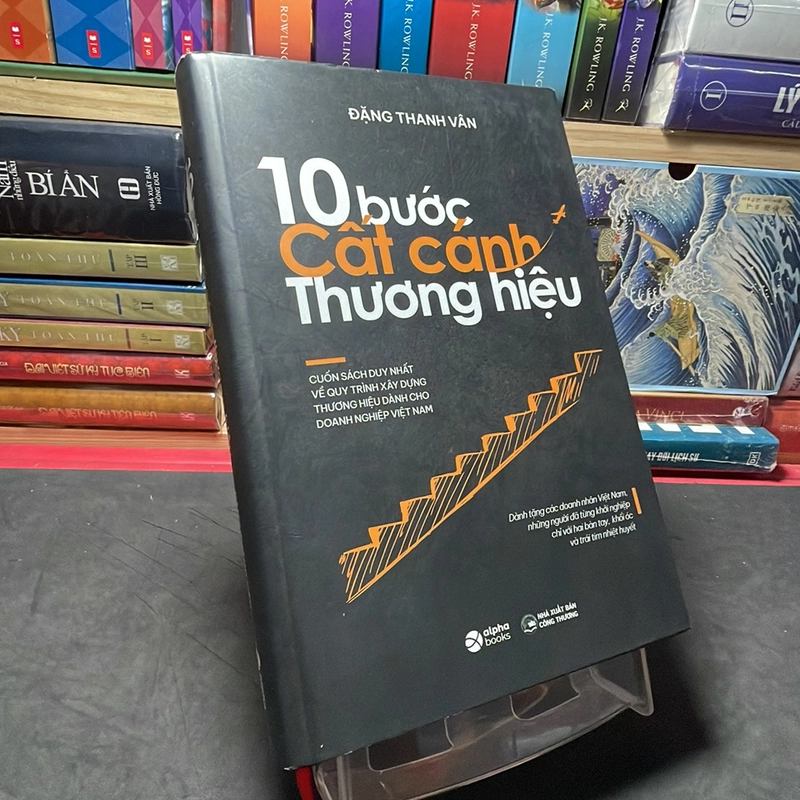 10 bước cất cánh thương hiệu Đặng Thanh Vân 302973
