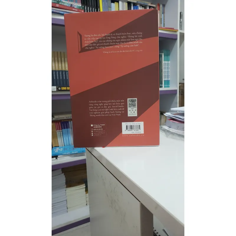 Sách -  Nhìn lại, Thấy xa hơn (Nguyễn Văn Nam) 789302