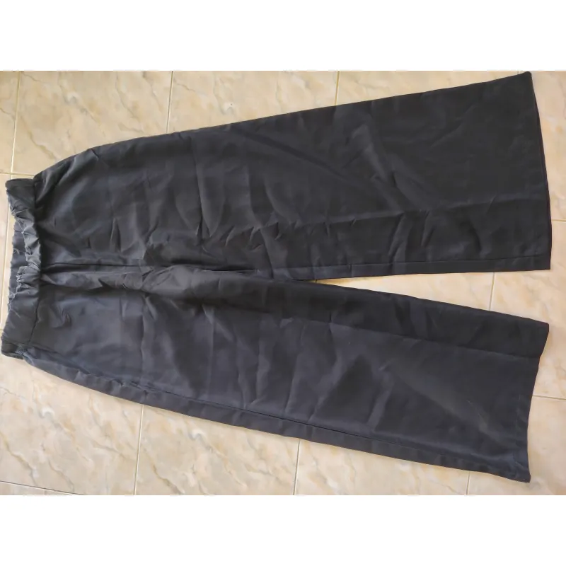Thanh lý quần vải đen tuyền size M  1030115