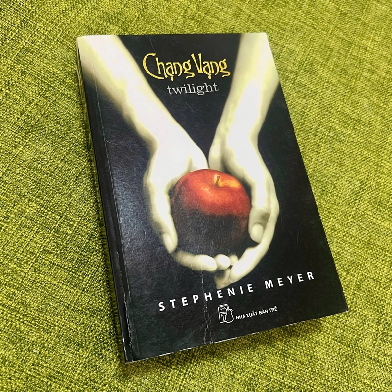 CHẠNG VẠNG (bìa đen) - Stephenie Meyer 322544