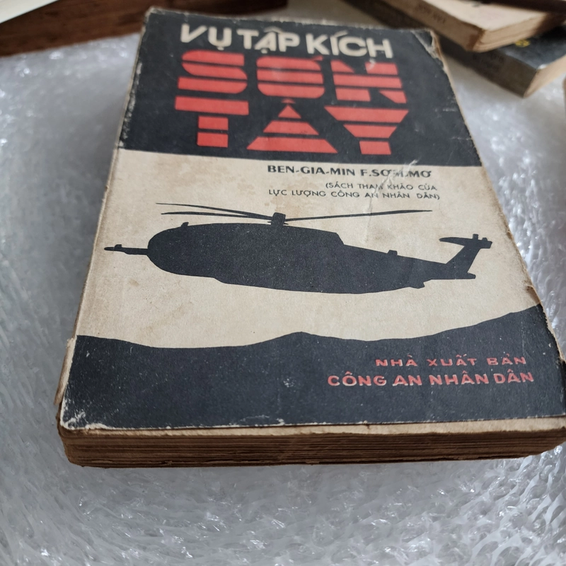 Vụ tập kích Sơn Tây | Ben gia min F. Sơm mơ | 1988 506520