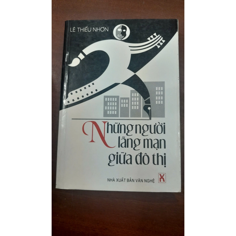 NHỮNG NGƯỜI LÃNG MẠN GIỮA ĐÔ THỊ 291183