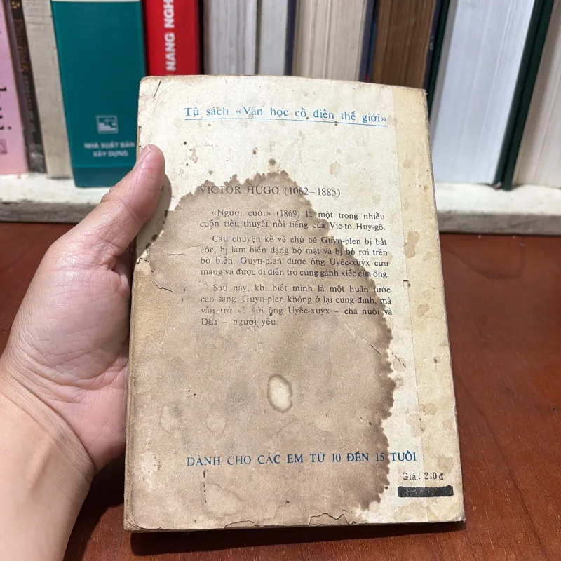 II Văn Học: Người Cười - VICTO HUYGO - 1988 751109