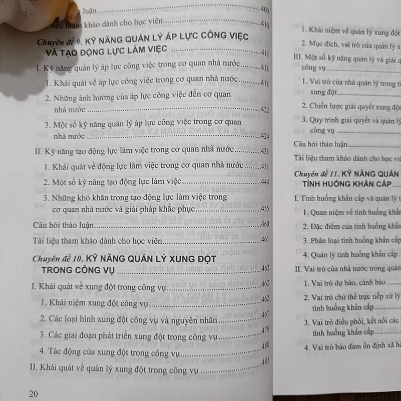Tàiliệu bồidưỡng đối với công chức ngạch chuyên viên cao cấp và tương đương-Quyển2: Kỹnăng 605444