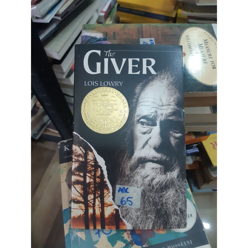 The Giver - Lois Lowry (nhiều bìa) 169995