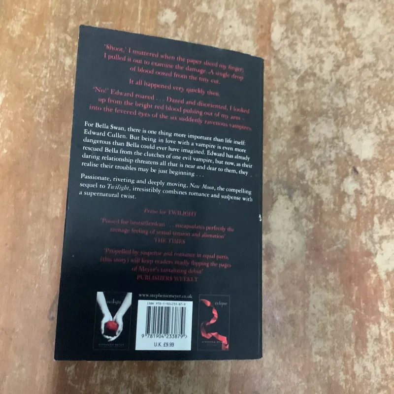 NEW MOON - STEPHENIE MEYER 763060