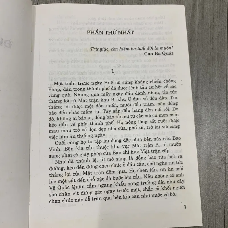 Tuổi thơ dữ dội - phùng quán. 1a4 689741