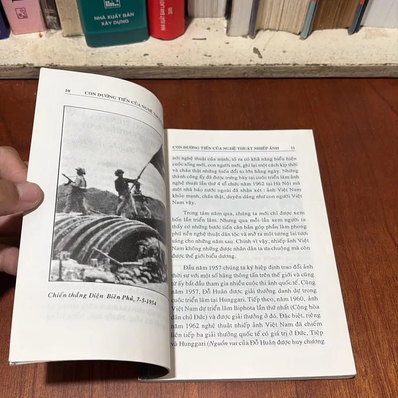 II Nhiếp Ảnh: Con Đường Tiến Của Nghệ Thuật Nhiếp Ảnh - Nguyễn Huy Hoàng - 1999 759293
