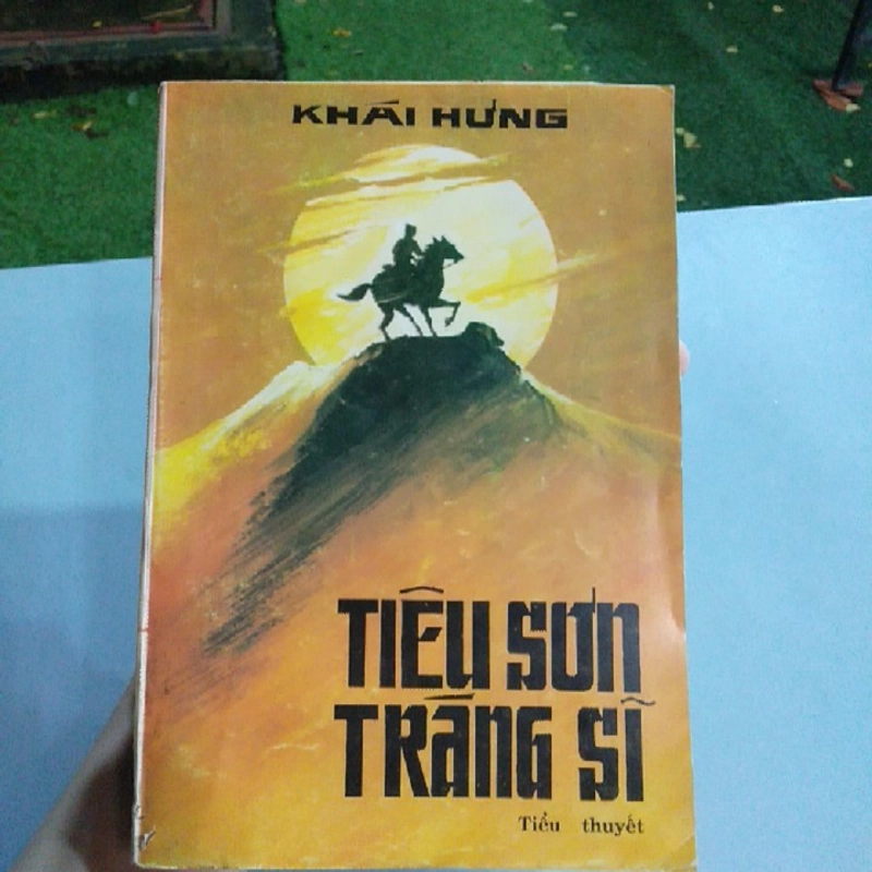 TIÊU SƠN TRÁNG SĨ - Khái Hưng  270674