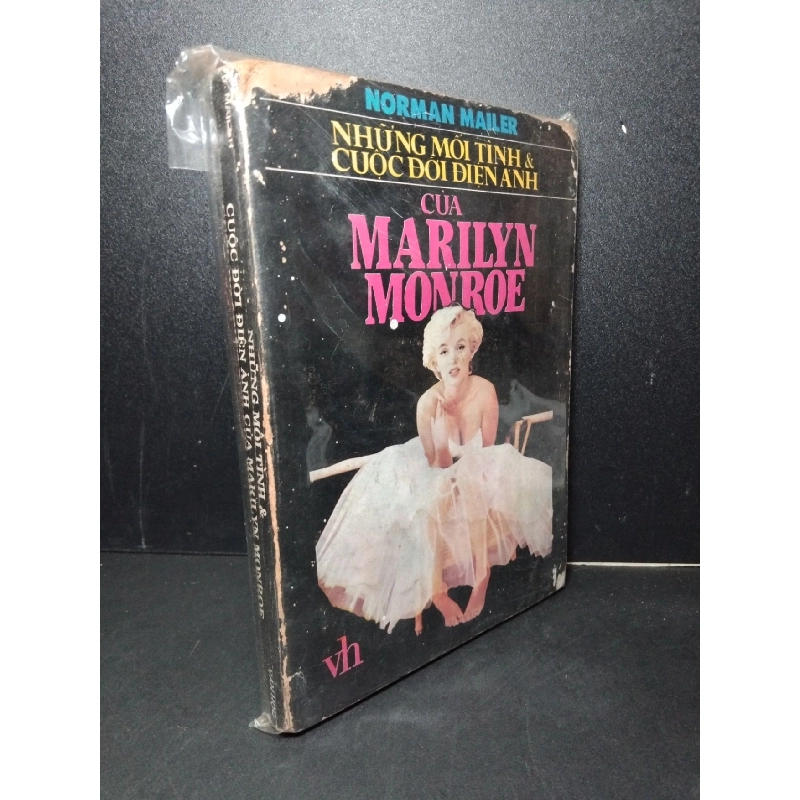 Những mối tình và cuộc đời điện ảnh của Marilyn Monroe mới 60% bẩn bìa, ố vàng, rách bìa, tróc gáy Norman Mailer HCM2603 DANH NHÂN 923173