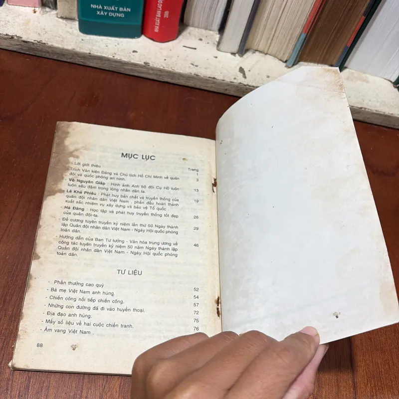 II Lịch Sử: 50 Năm Quân Đội Nhân Dân Việt Nam Anh Hùng - 1994 764639