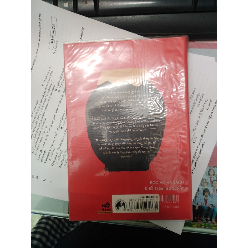 Khoe bàn chân nhỏ - Bách Dương 22305
