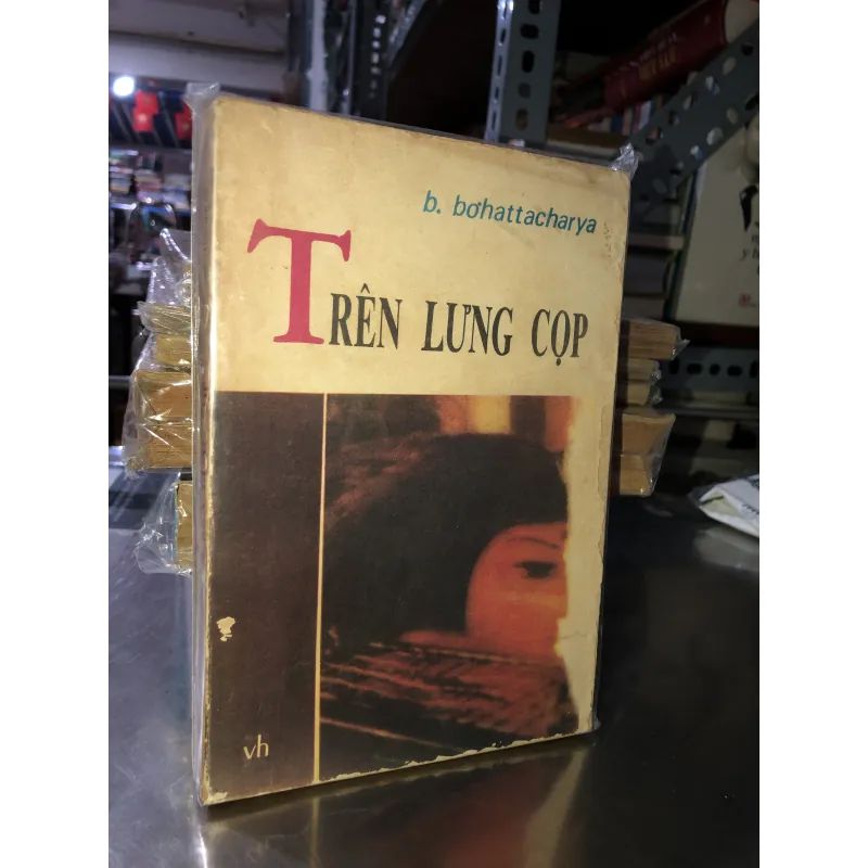 Trên lưng cọp - B.Bơhattachardya 784771