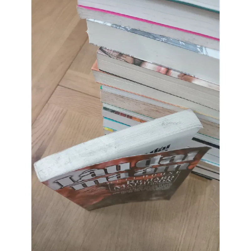 Lâu đài ma ám - Richard Matheson 606114