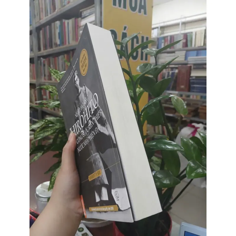 NHẬT HOÀNG HIROHITO VÀ CÔNG CUỘC KIẾN THIẾT NƯỚC NHẬT HIỆN ĐẠI - HERBERT P. BIX 1033491