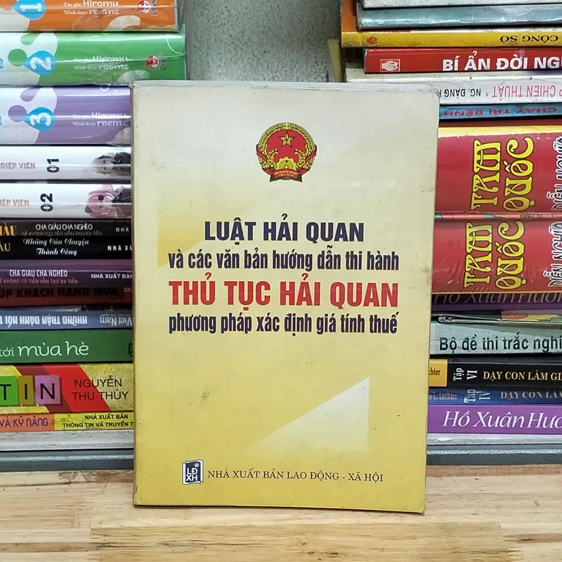 Luật hải quan và thủ tục hải quan  577064