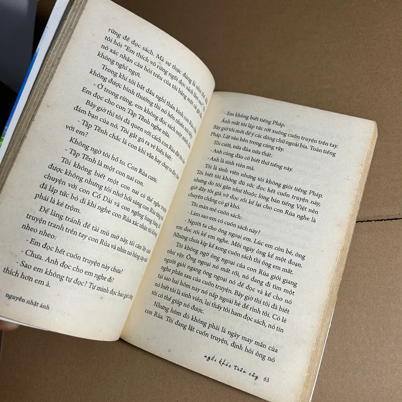 Ngồi khóc trên cây 733442