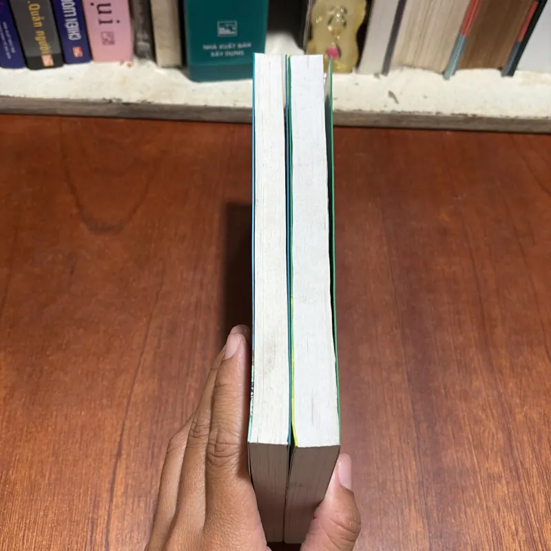 Tác Phẩm Và Lời Bình (Tác Phẩm Văn Học Trong Nhà Trường) - Nguyễn Tuân, Xuân Quỳnh - 2011 907584