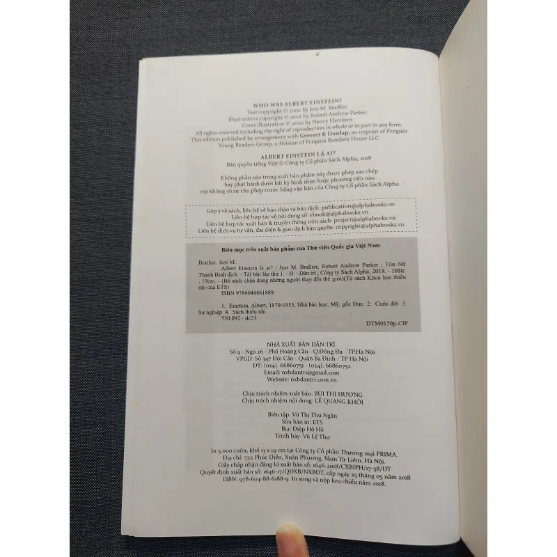 ALBERT EINSTEIN LÀ AI? - Sách về danh nhân thế giới, nhà bác học 931719