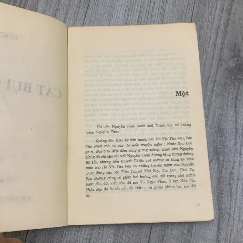 Cát bụi chân ai - tô hoài, hồi ký. 10a2 1025745