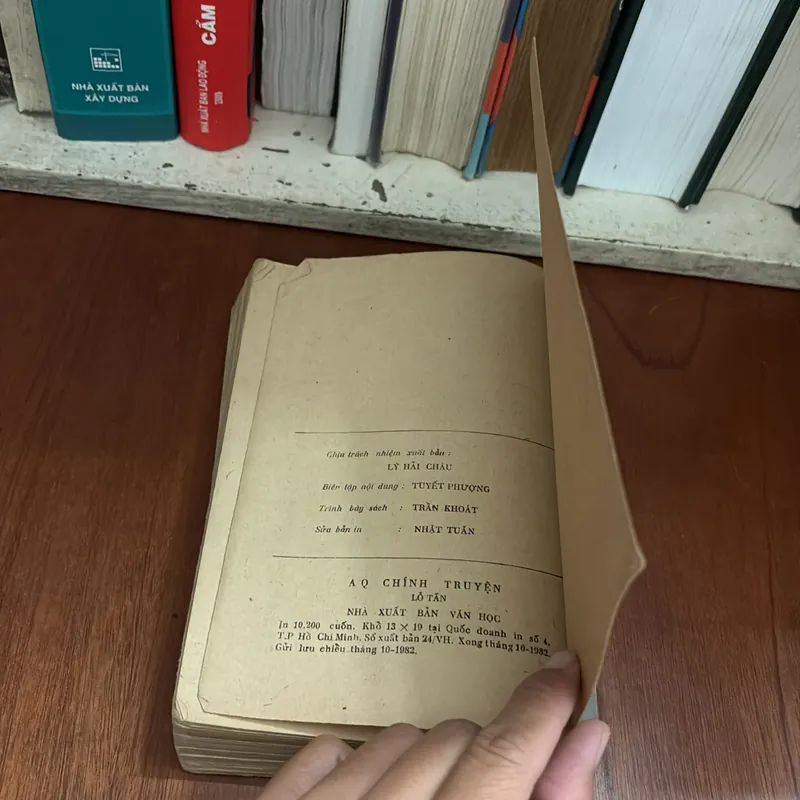 II Sách Xưa: AQ Chính Truyện - Lỗ Tấn - 1982 607592
