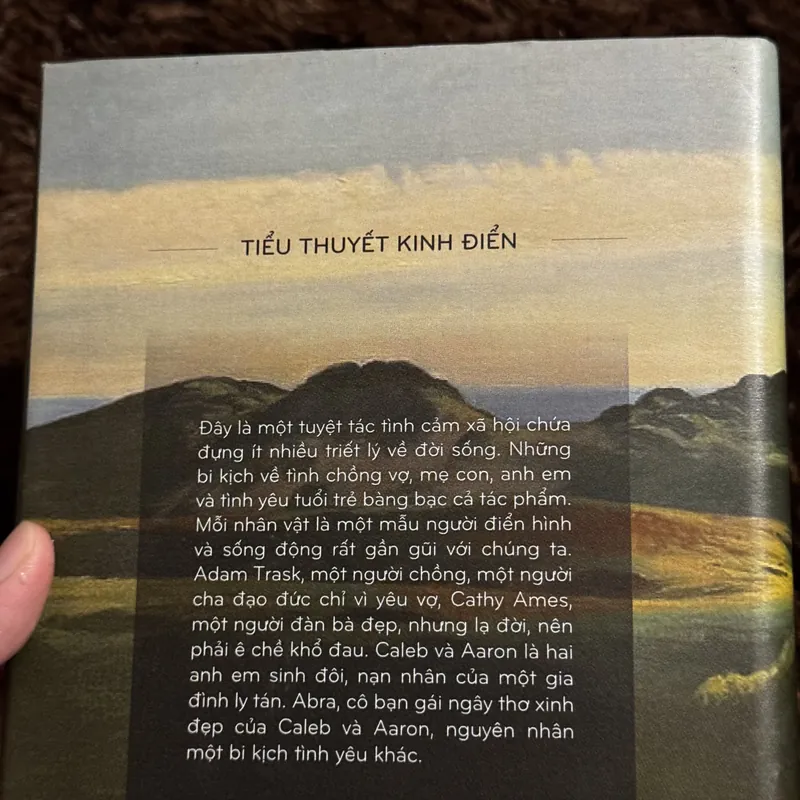 Phía đông vườn địa đàng (bìa cứng) 708168