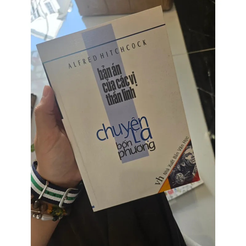 Chuyện lạ bốn phương - bản án của các vị thần  971890