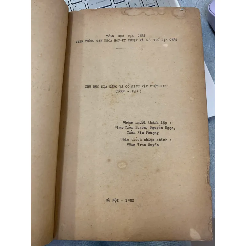 THƯ MỤC ĐỊA TẦNG VÀ CỔ SINH VẬT VIỆT NAM 1882 - 1982 (ĐẶNG TRẦN HUYÊN) 931192