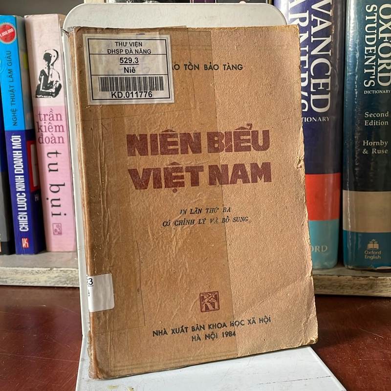 [Sách Xưa] - II Tựa sách: Niên Biểu Việt Nam - Vụ Bảo Tồn Bảo Tàng - 1984 526167