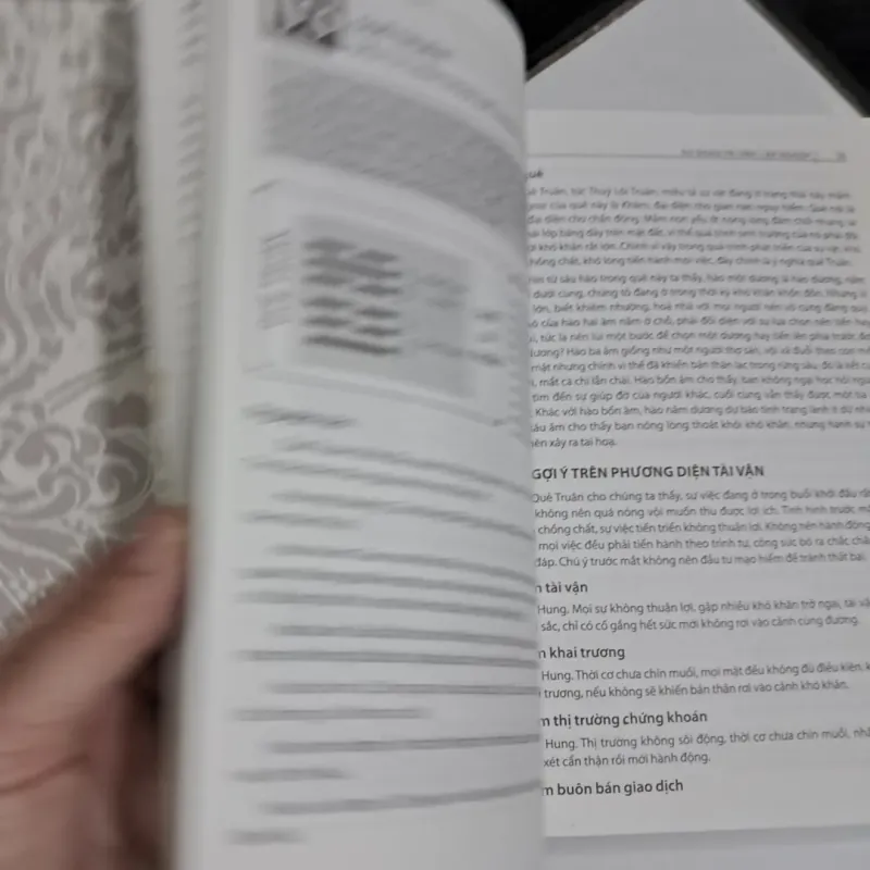 Chu dịch thần đoán 994086