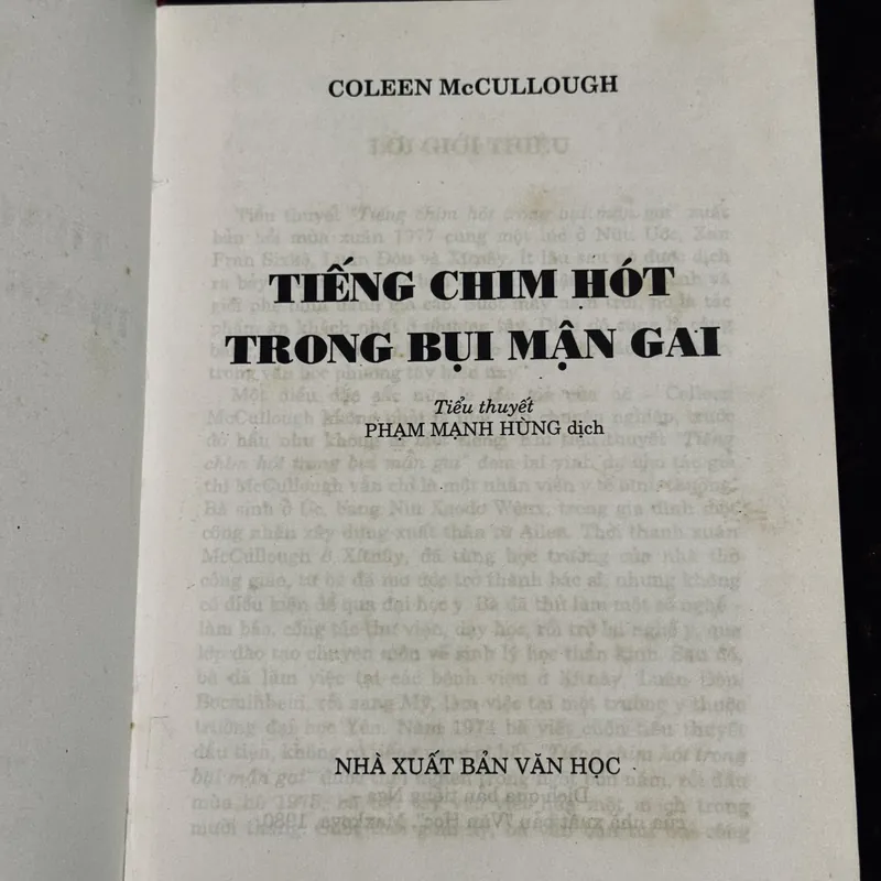 Tiếng chim hót trong bụi mận gai 716807