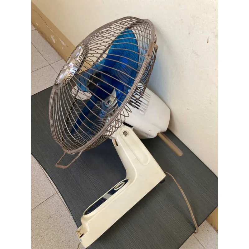 Quạt Nhật treo tường Hitachi cổ cánh đẹp 788962