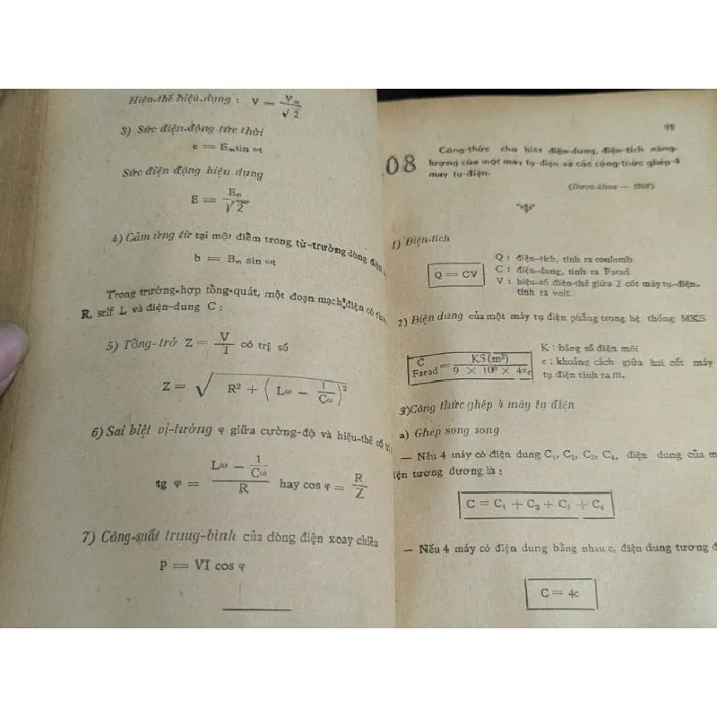 Câu hỏi toán lý hoá vạn vật - Nguyễn Văn Sâm và Nguyễn Văn Thơm 588828