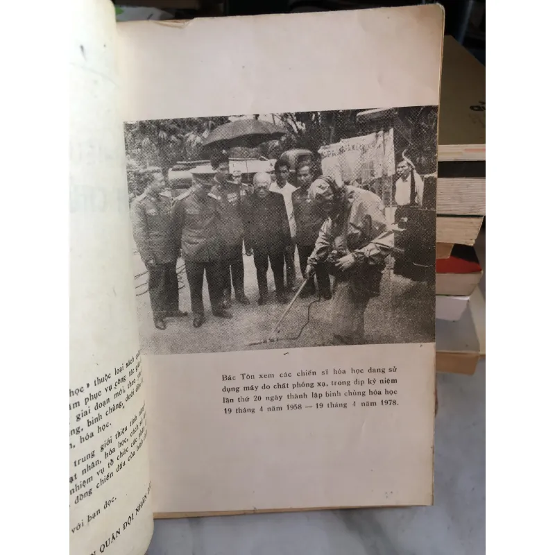 Tìm hiểu binh chủng hoá học - Hữu Nhượng - Thế Viễn - Văn Cứ 977092