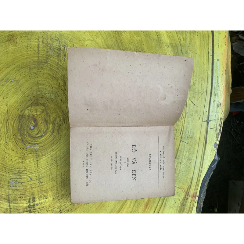 ĐỎ VÀ ĐEN HAI TẬP BẢN BAO CẤP  746404