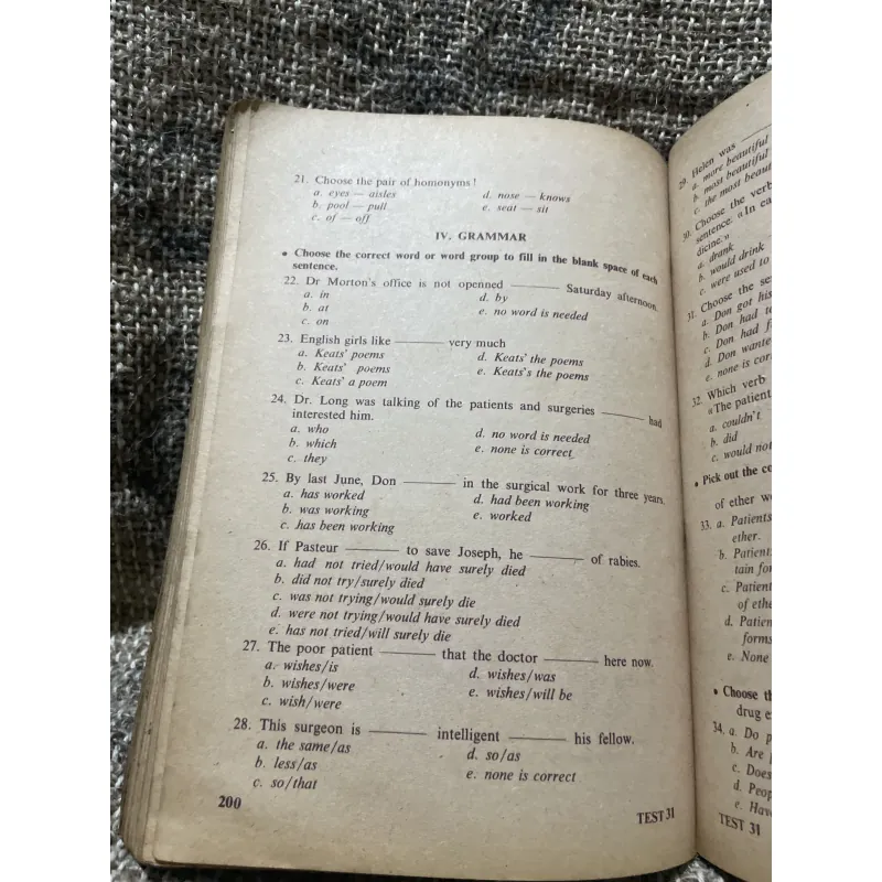 Trắc nghiệm Anh văn 12 A&B, sách tiếng anh trước 75 1010004