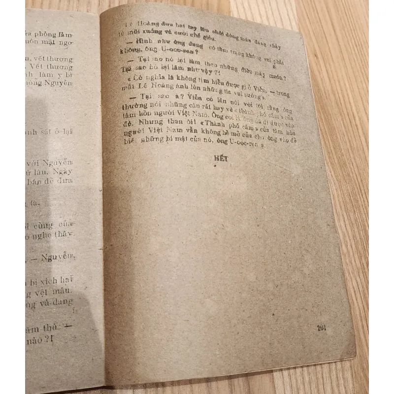 Truyện tình báo BÍ MẬT THÀNH PHỐ CẤM 788575