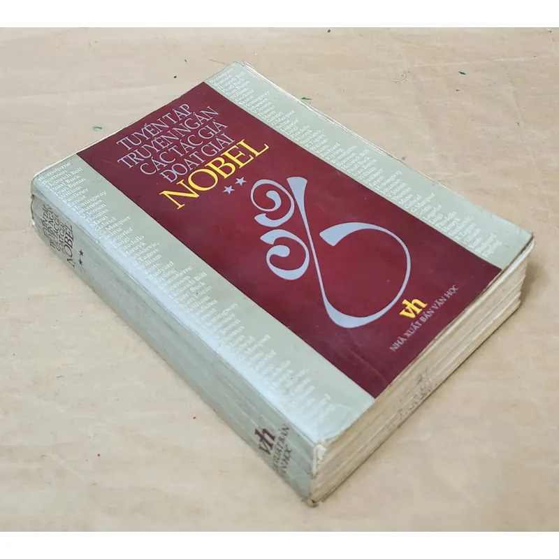 Tuyển tập truyện ngắn các tác giả đạt giải Nobel (714 trang) 712465