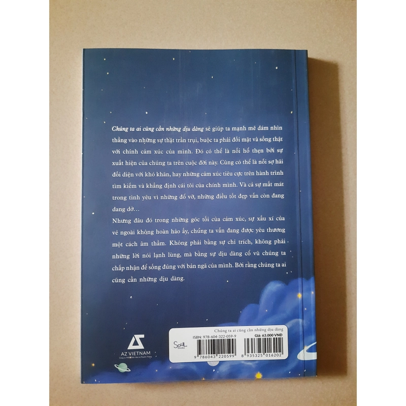 Sách Chúng ta ai cũng cần những dịu dàng kèm theo postcard - Nguyễn Đoàn Minh Thư 323349