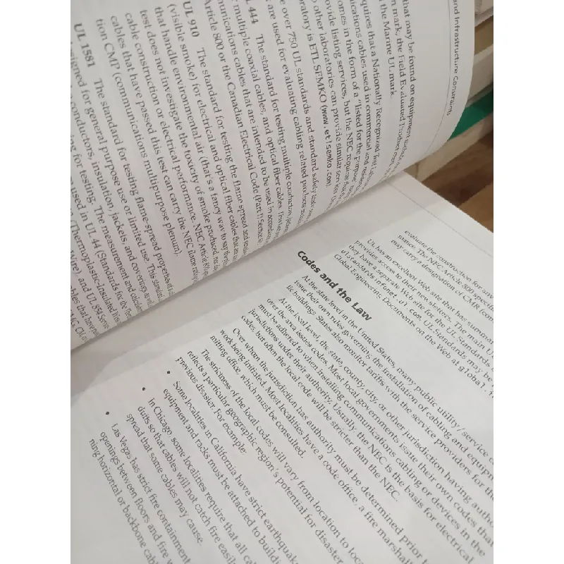 Cabling: The complete guide to network wiring - David Groth, Jim McBee 702618