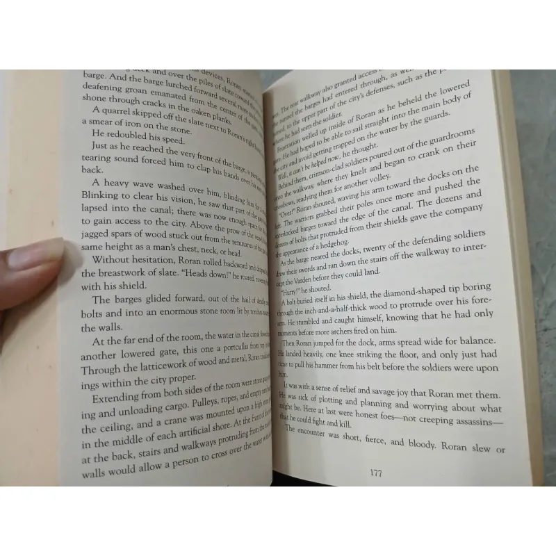 THE INHERITANCE CYCLE: EDRAGON, ELDEST, BRISINGR, INHERITANCE (BỘ 4 CUỐN DI SẢN THỪA KẾ) 707103