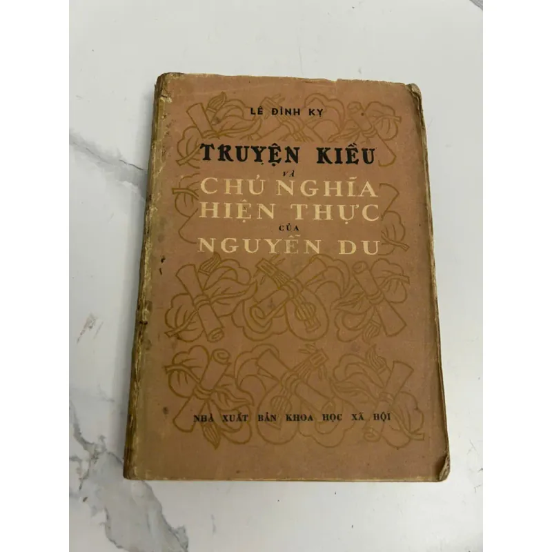 Truyện Kiều và chủ nghĩa hiện thực của Nguyễn Du - Lê Đình Kỵ 638767